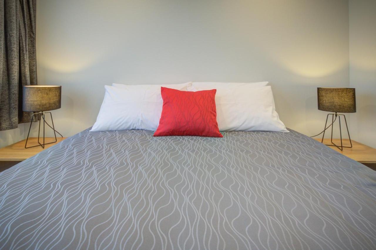 Dusky Motels Te Anau Dış mekan fotoğraf